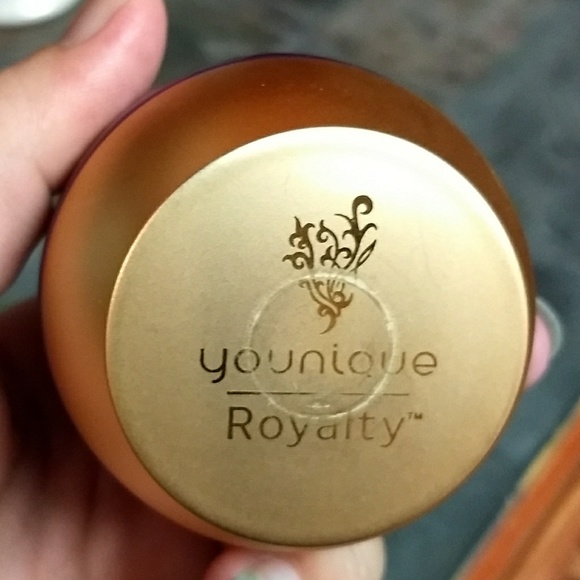 Younique Royalty Oil Control Mask - Picture 6 of 6